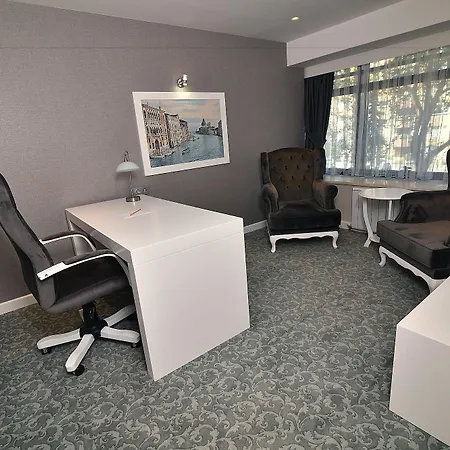 Hotel Guevenay Business 4*