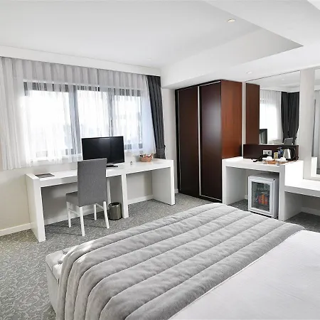 Guevenay Business Hotel 4*